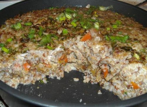 Запеканка с горбушей, рисом и креветками.