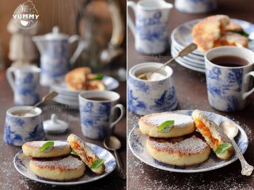 Сырники с начинкой из кураги.