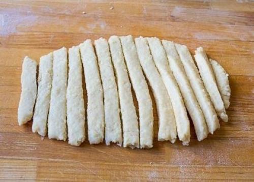 Сырный хворост - очень вкусная закуска! 03