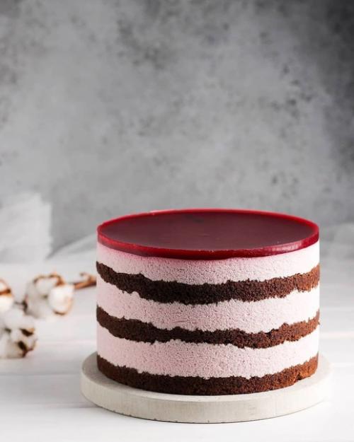 Торт малиновый йогурт. 01