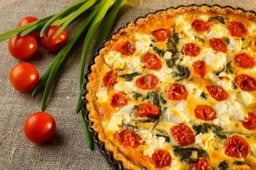 Пирог с помидорами и сыром Фета.