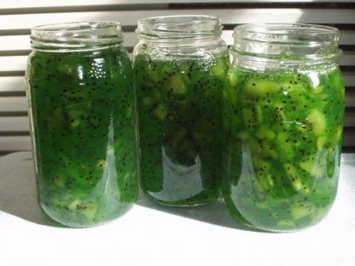 Изумрудное варенье из киви.