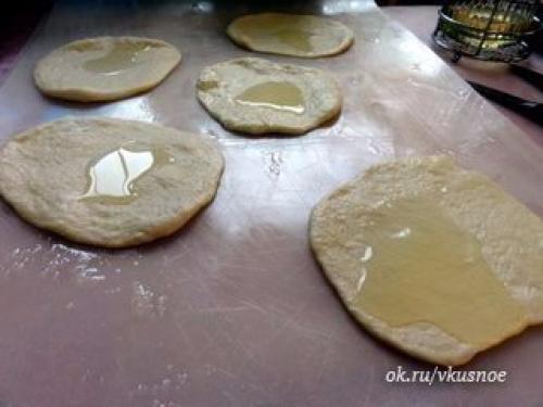 Плюшка сахарная.  Ингридиенты (на 10 штук: 01