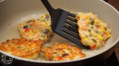 Легкие овощные оладьи. 06
