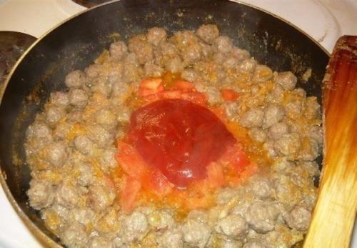 Фрикадельки с спагетти. Спагетти с фрикадельками.