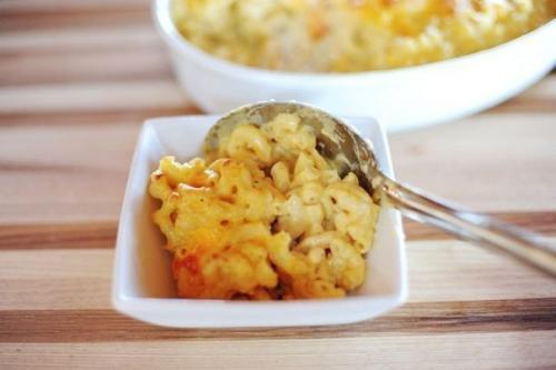 Запеченные макароны с сыром.