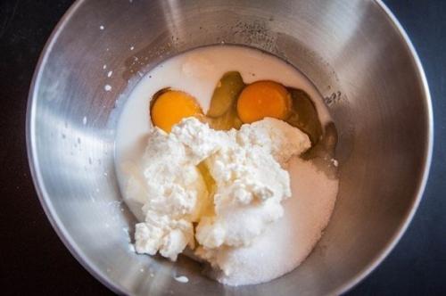 Пирог из полупесочного теста с творогом и абрикосами. 06