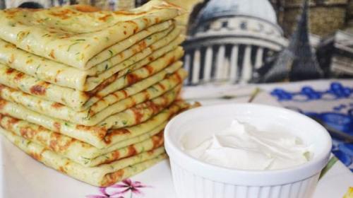 Тонкие блины из кабачков.