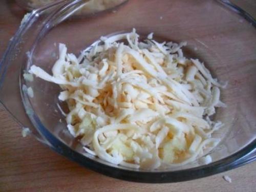 Картофельные котлетки с колбасой и сыром. 02
