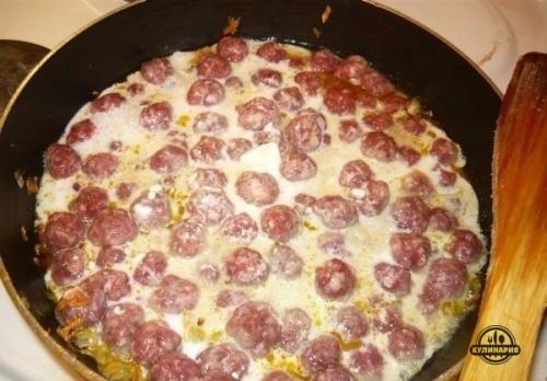 Фрикадельки с спагетти. Спагетти с фрикадельками.