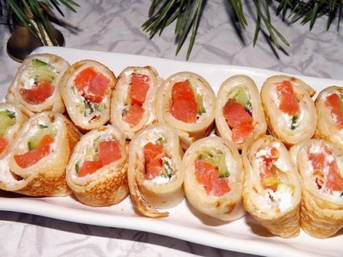 Блинчики с семгой - вкусная и нежная закуска. Блинчики с семгой - вкусная и нежная закуска.