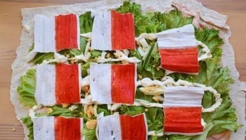 Рулет из лаваша с крабовыми палочками. 06