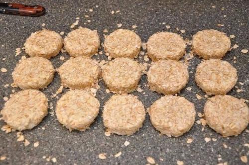 Сырники с шоколадной начинкой в панировке из овсяных хлопьев. 06 Сырники с шоколадной начинкой в панировке из овсяных хлопьев. 06