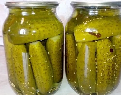 Маринованные огурцы с зернами горчицы на зиму.
