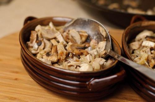 Вкусный жюльен. Отличный рецепт приготовления жульена с курицей, грибами, луком, сыром и сливками. 05 Вкусный жюльен. Отличный рецепт приготовления жульена с курицей, грибами, луком, сыром и сливками. 05