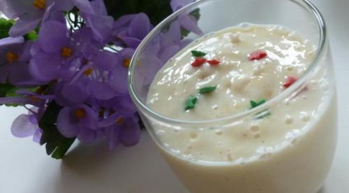 Фруктовый кефирный напиток.