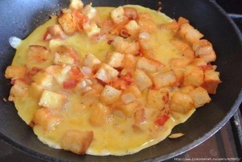 Яичница по-французски.  Ингредиенты и приготовление (1-2 порции: 01