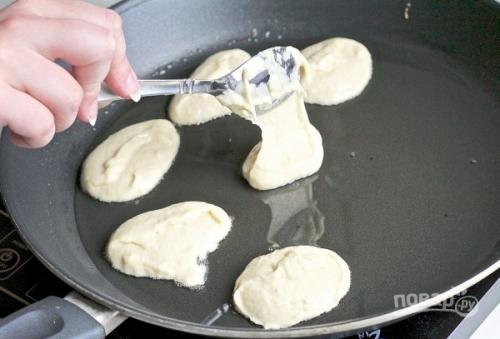 Воздушные оладушки.  Ингредиенты: 04