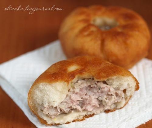 Беляши.  Ингредиенты:  - 1, 5 стакана молока.